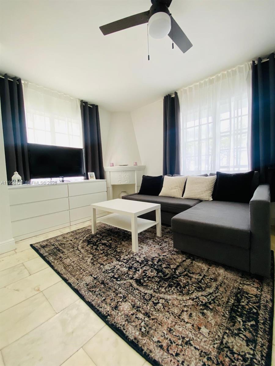 1526 Pennsylvania Ave #20 Miami Beach, FL 33139