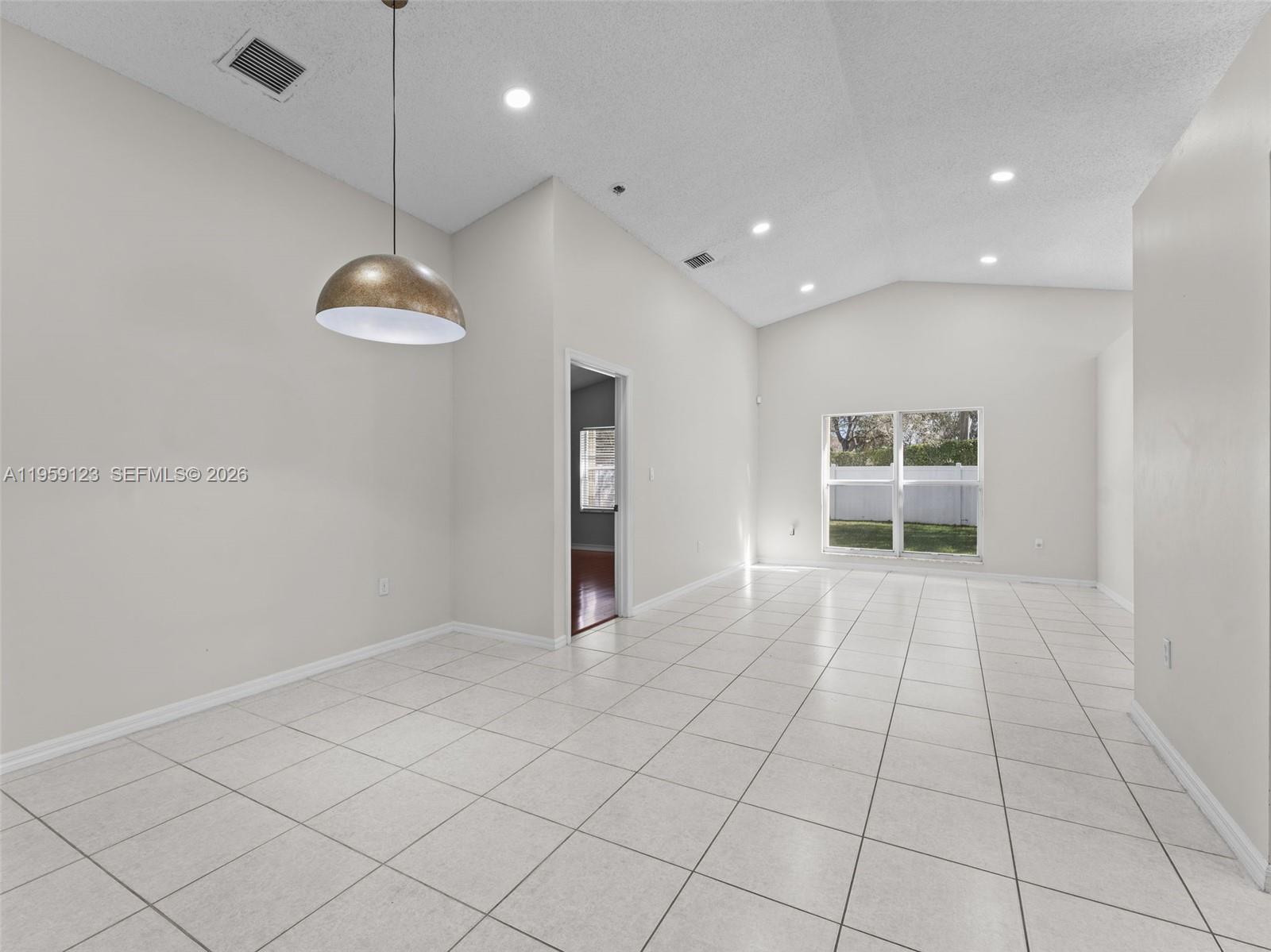 1861 NW 142nd Ter Pembroke Pines, FL 33028