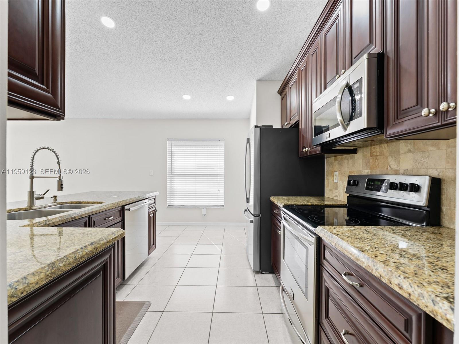 1861 NW 142nd Ter Pembroke Pines, FL 33028