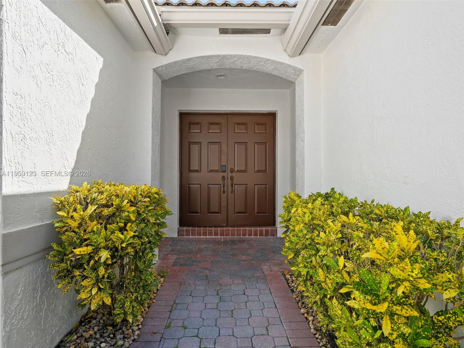 1861 NW 142nd Ter Pembroke Pines, FL 33028