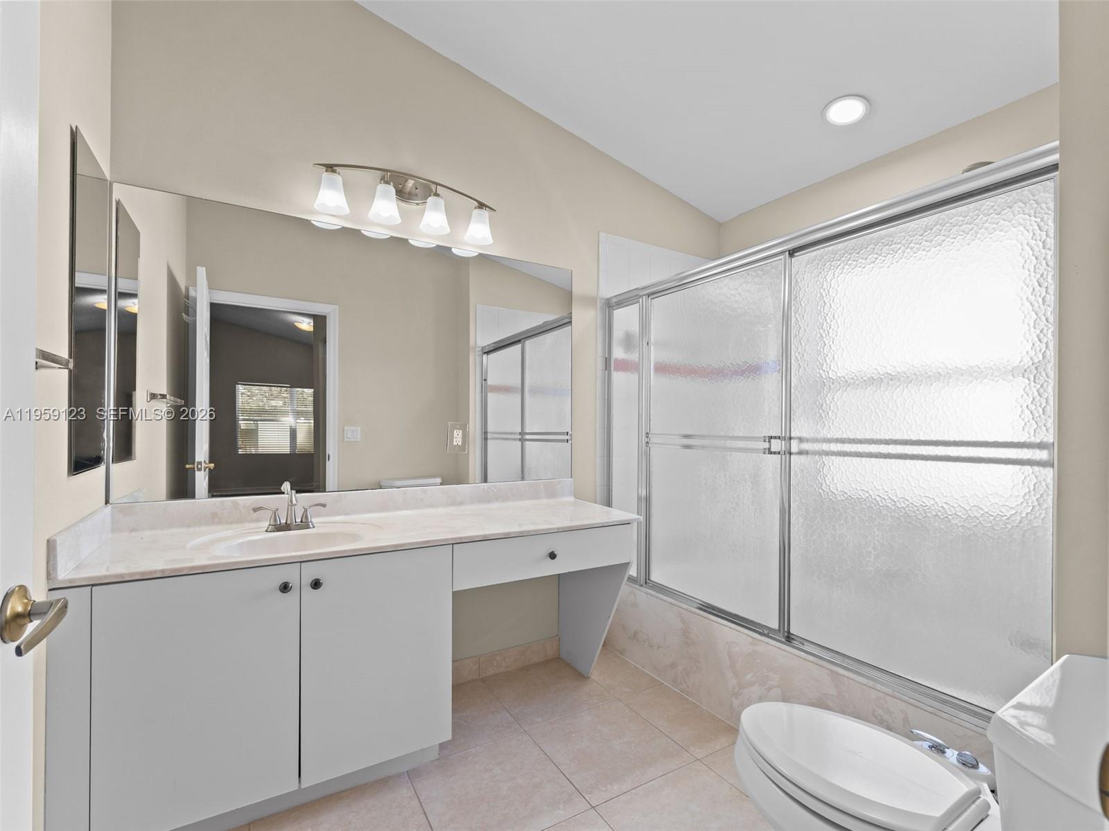 1861 NW 142nd Ter Pembroke Pines, FL 33028