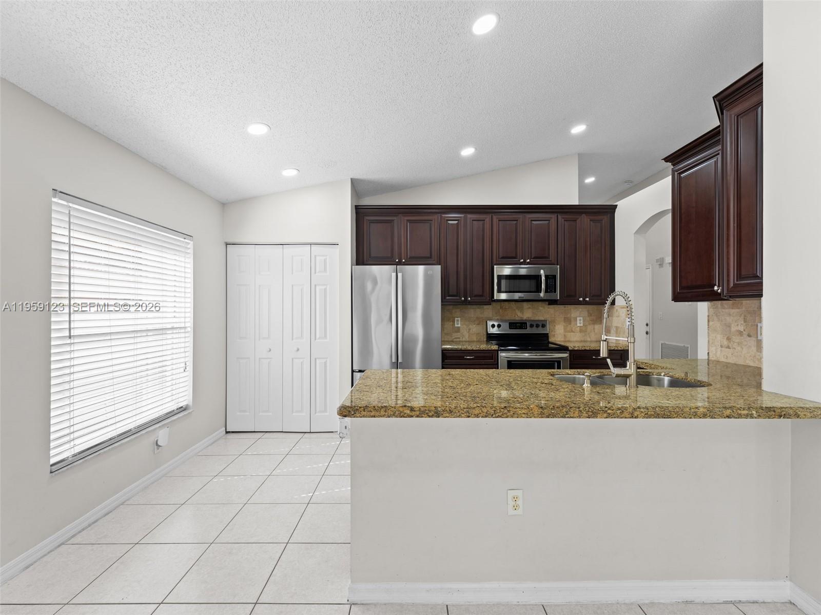 1861 NW 142nd Ter Pembroke Pines, FL 33028