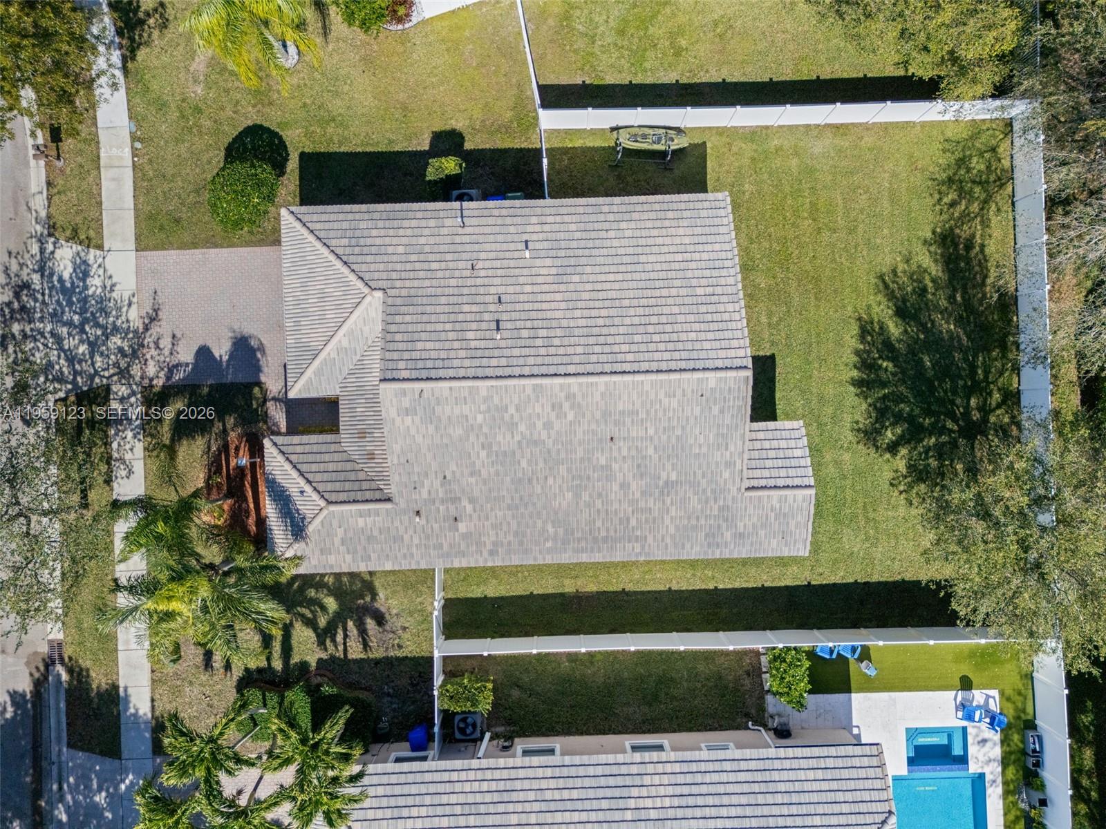 1861 NW 142nd Ter Pembroke Pines, FL 33028