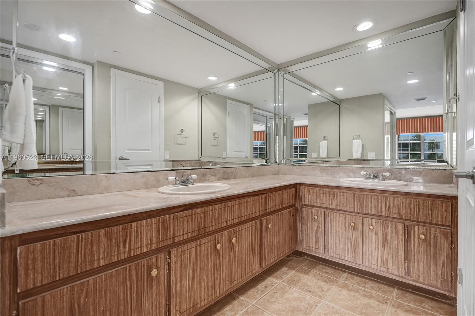 10160 Collins Ave #306N Bal Harbour, FL 33154