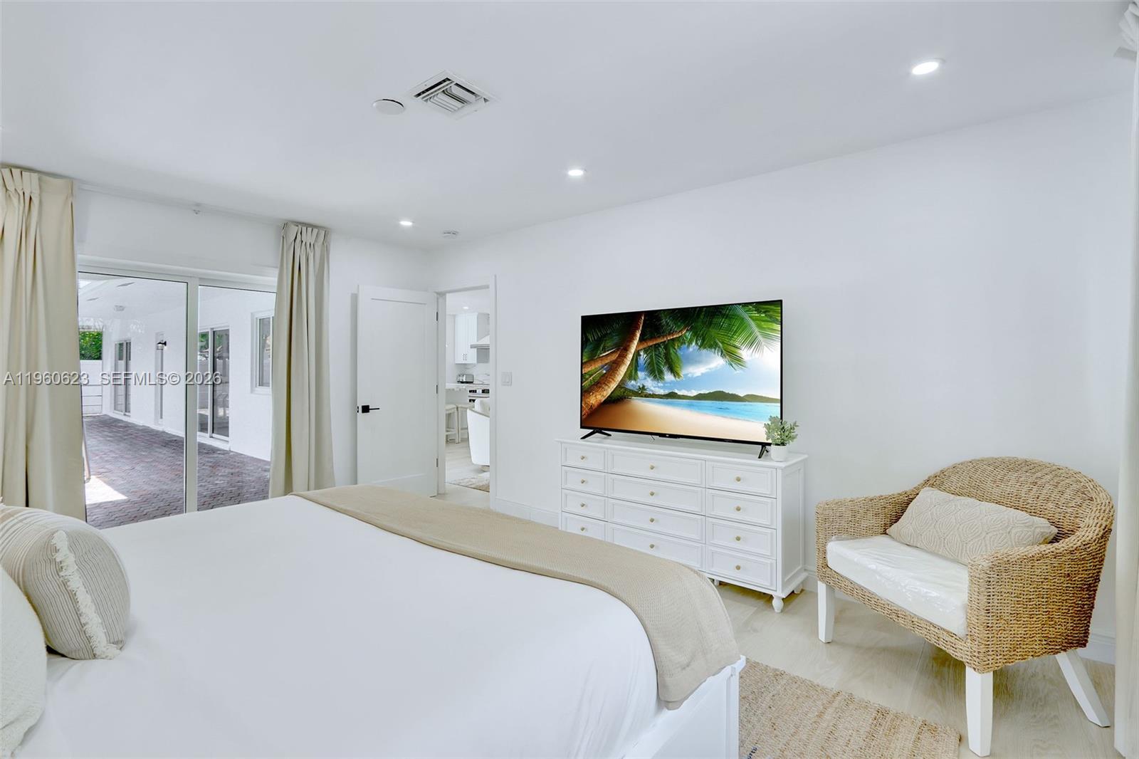 1050 SE 5th Ct Pompano Beach, FL 33060