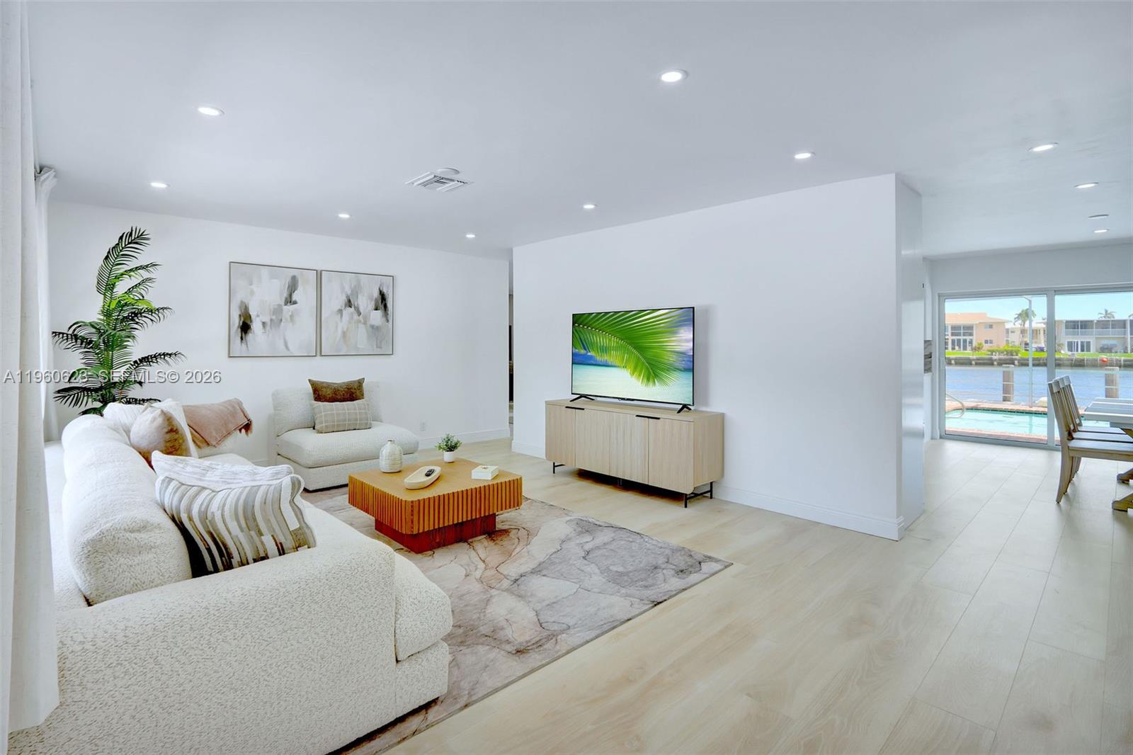 1050 SE 5th Ct Pompano Beach, FL 33060