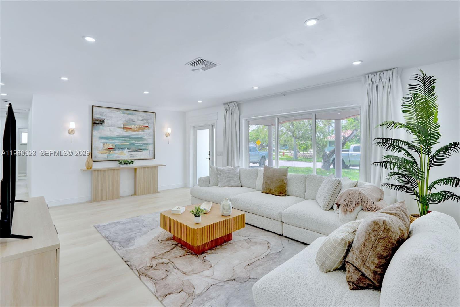 1050 SE 5th Ct Pompano Beach, FL 33060