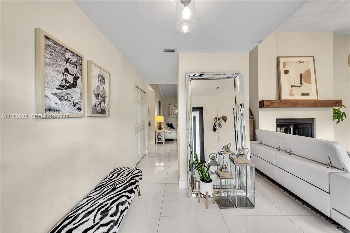 311 NW 101st Ter Coral Springs, FL 33071