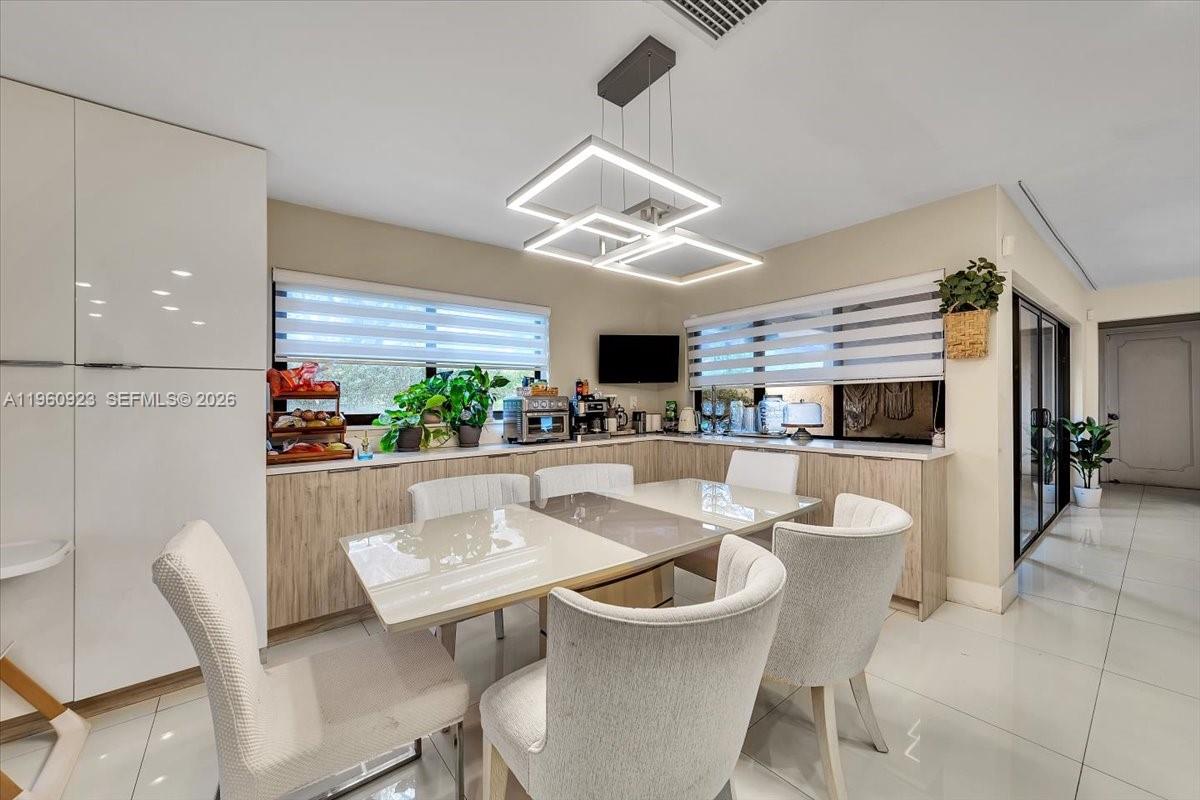 311 NW 101st Ter Coral Springs, FL 33071