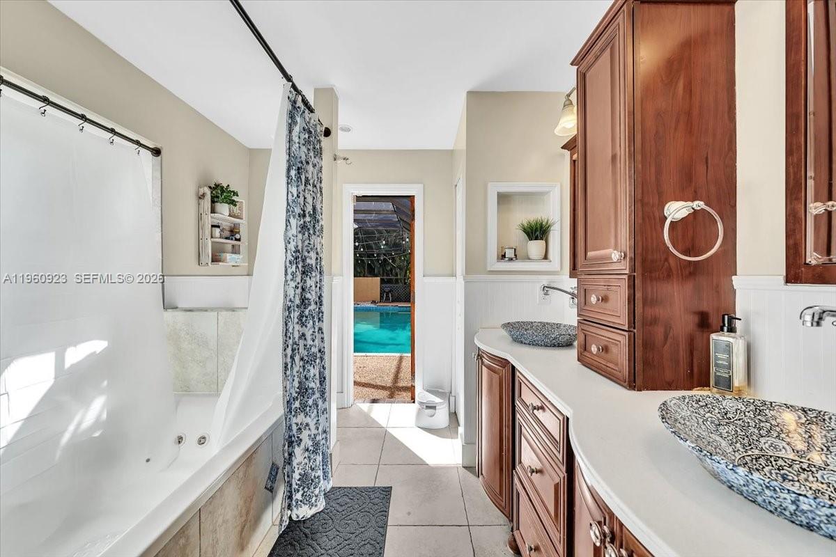 311 NW 101st Ter Coral Springs, FL 33071