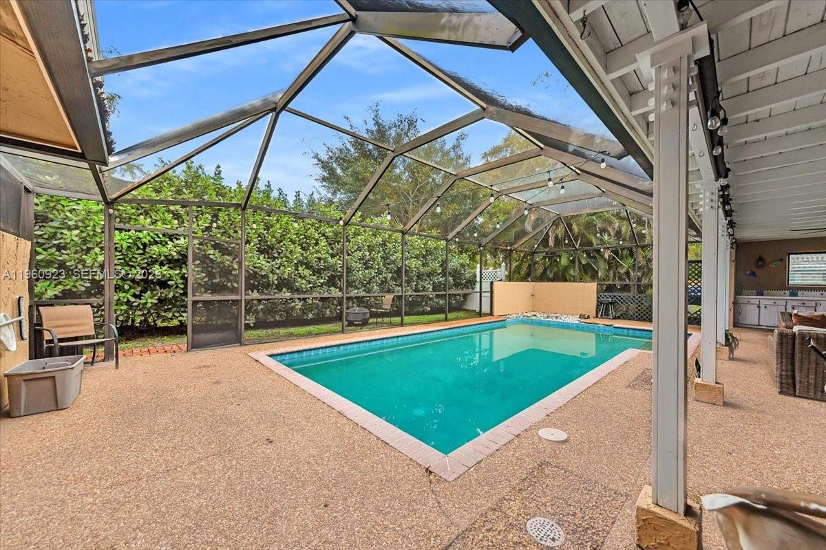 311 NW 101st Ter Coral Springs, FL 33071