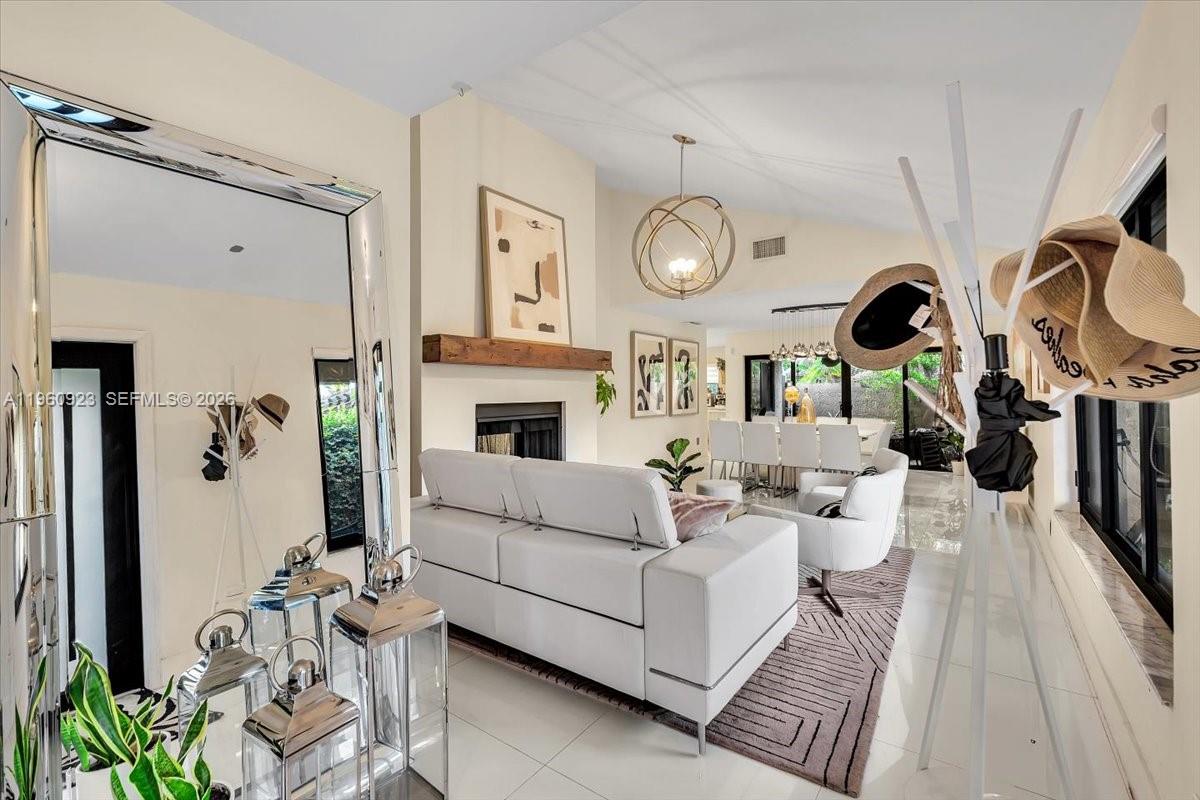 311 NW 101st Ter Coral Springs, FL 33071