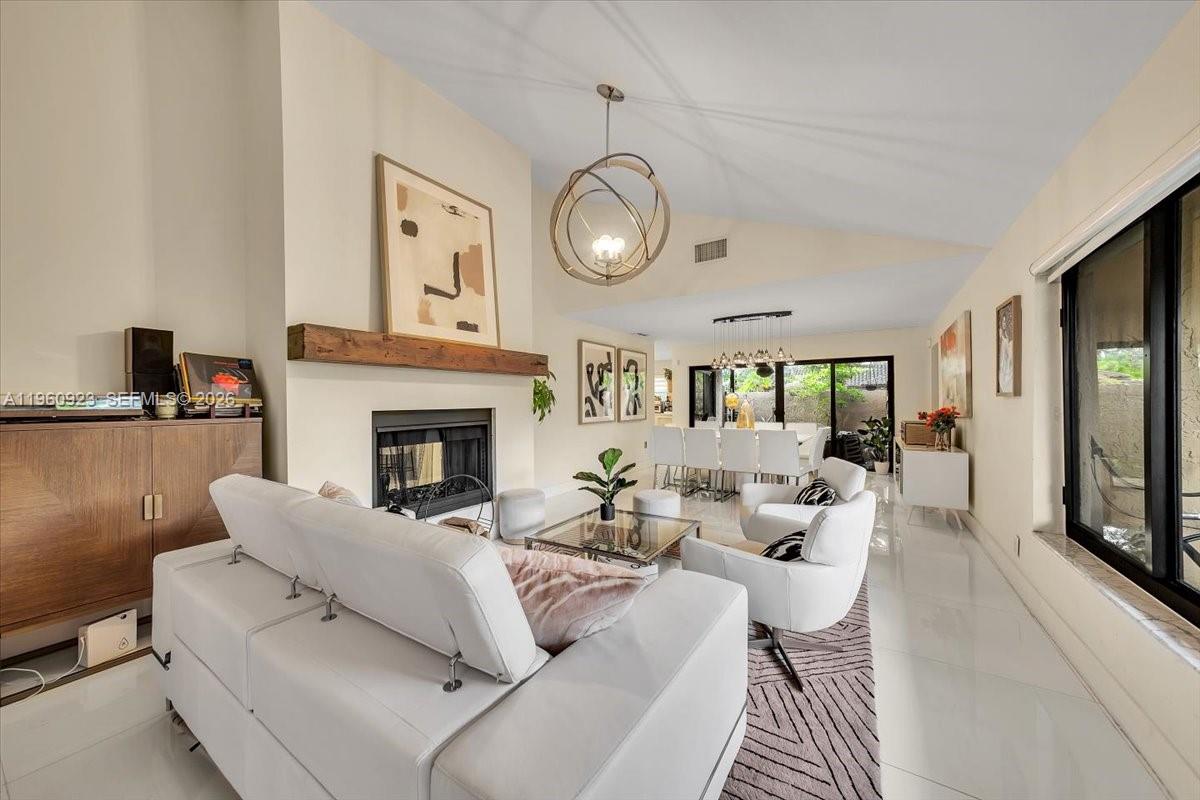 311 NW 101st Ter Coral Springs, FL 33071