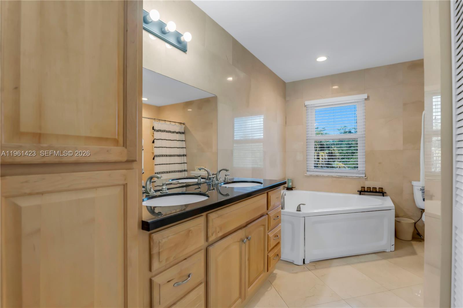 21451 Sawmill Ct Boca Raton, FL 33498