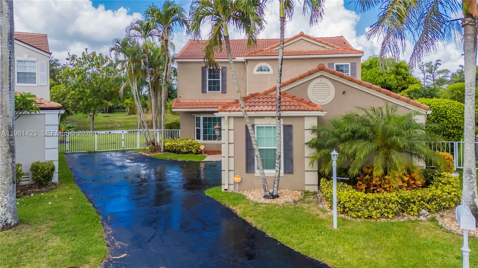 21451 Sawmill Ct Boca Raton, FL 33498