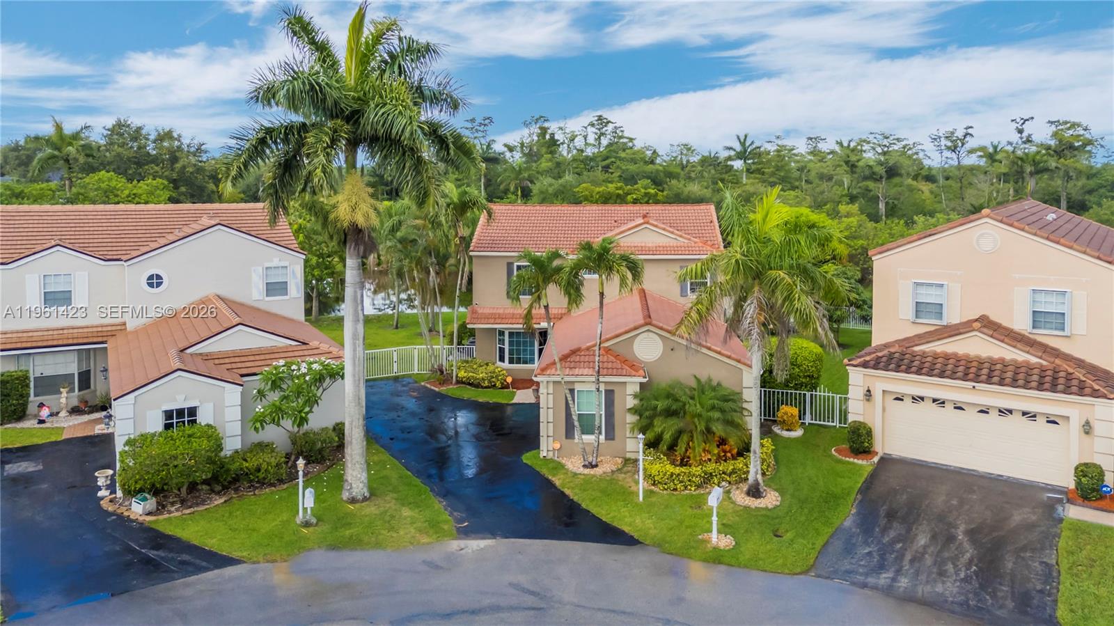 21451 Sawmill Ct Boca Raton, FL 33498
