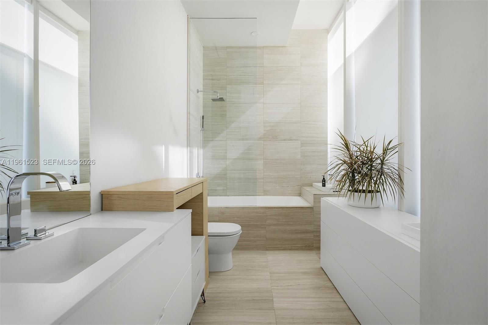 image Ritz-Carlton Residences Miami Beach30