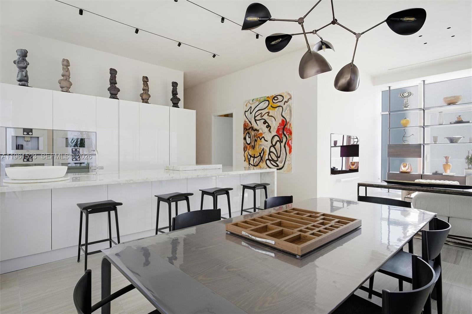 image Ritz-Carlton Residences Miami Beach3