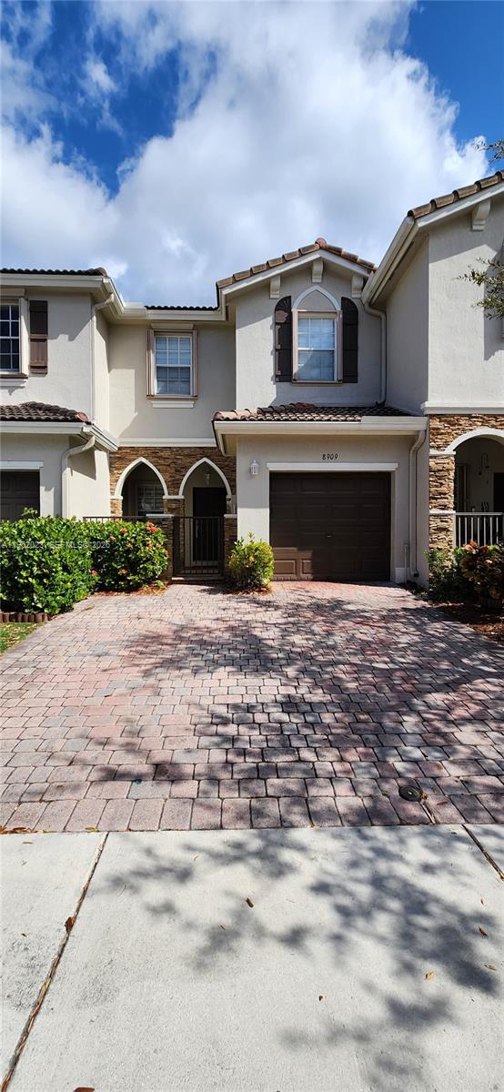 8909 SW 225th Ter Cutler Bay, FL 33190