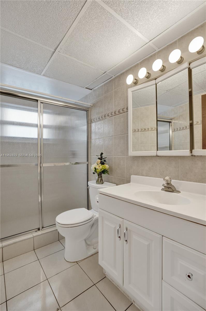 3051 NW 46th Ave #101 Lauderdale Lakes, FL 33313