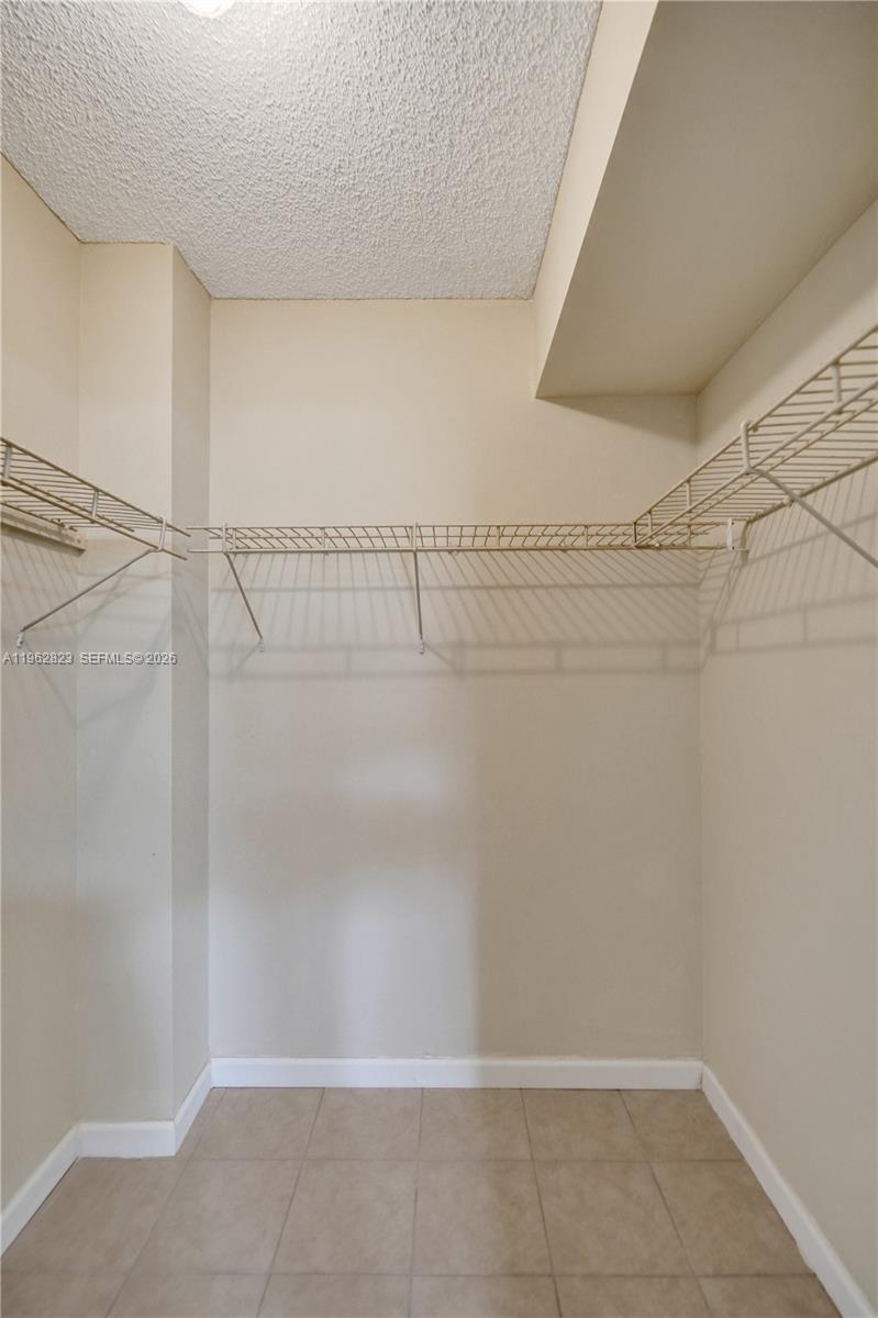 3051 NW 46th Ave #101 Lauderdale Lakes, FL 33313