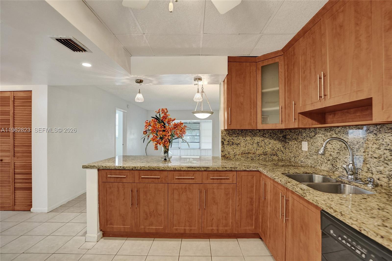 3051 NW 46th Ave #101 Lauderdale Lakes, FL 33313