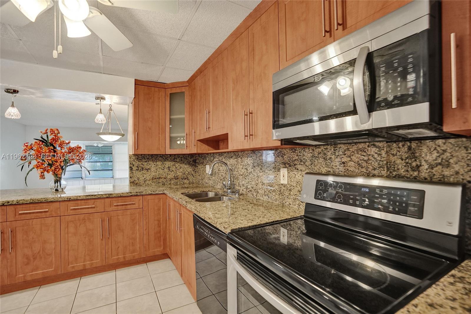 3051 NW 46th Ave #101 Lauderdale Lakes, FL 33313