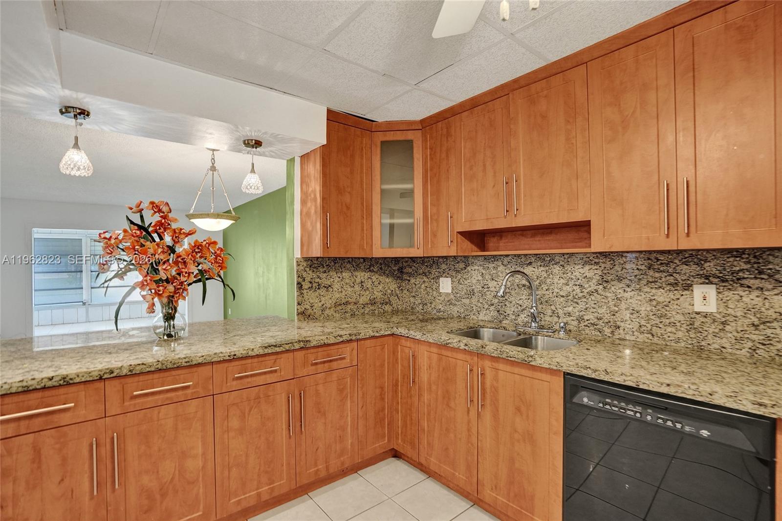 3051 NW 46th Ave #101 Lauderdale Lakes, FL 33313