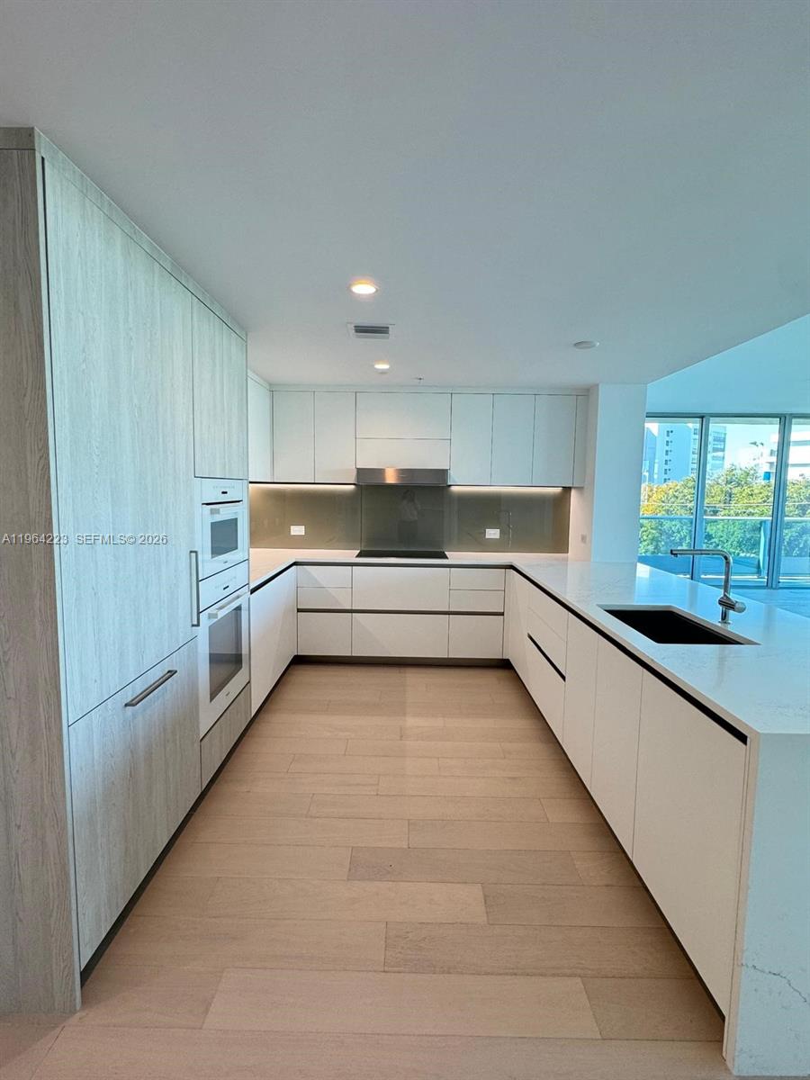 9201 E Bay Hbr Dr #502 Bay Harbor Islands, FL 33154