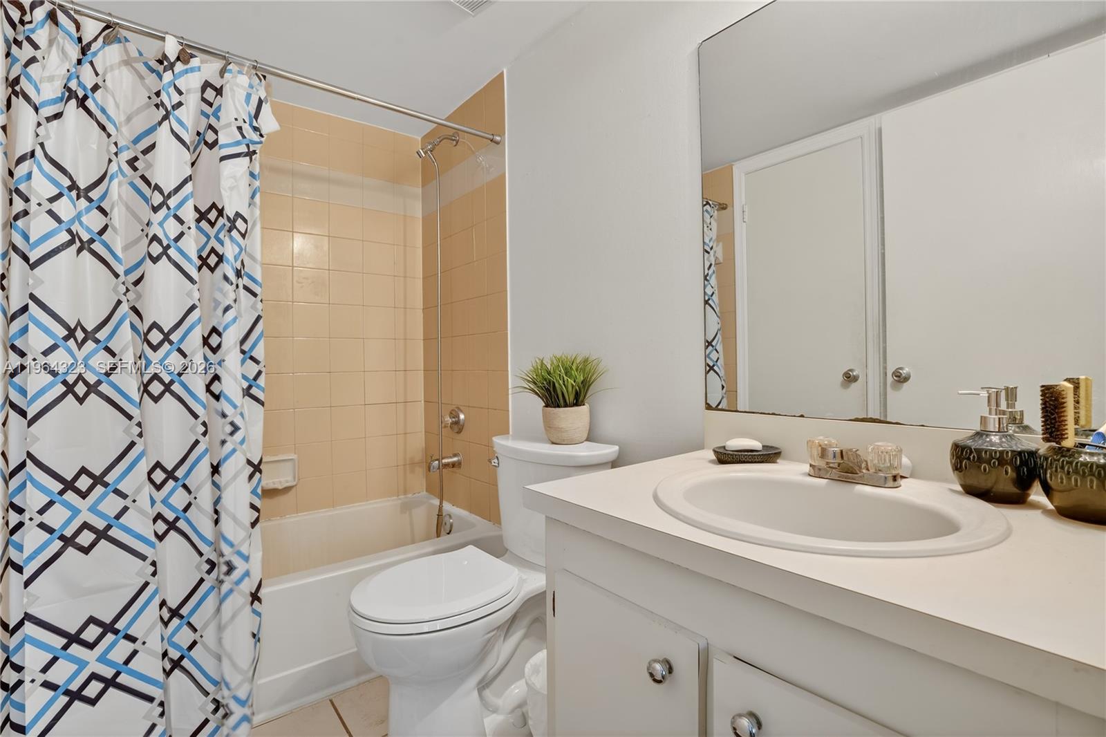 8670 NW 6th Ln #4-109 Miami, FL 33126