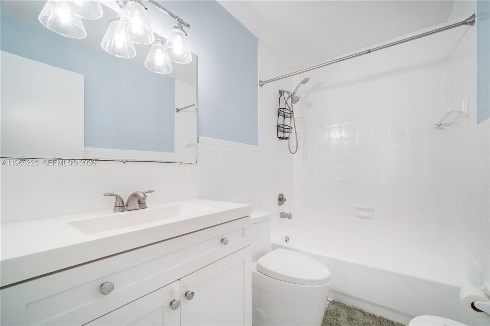 338 Majorca Ave #205 Coral Gables, FL 33134