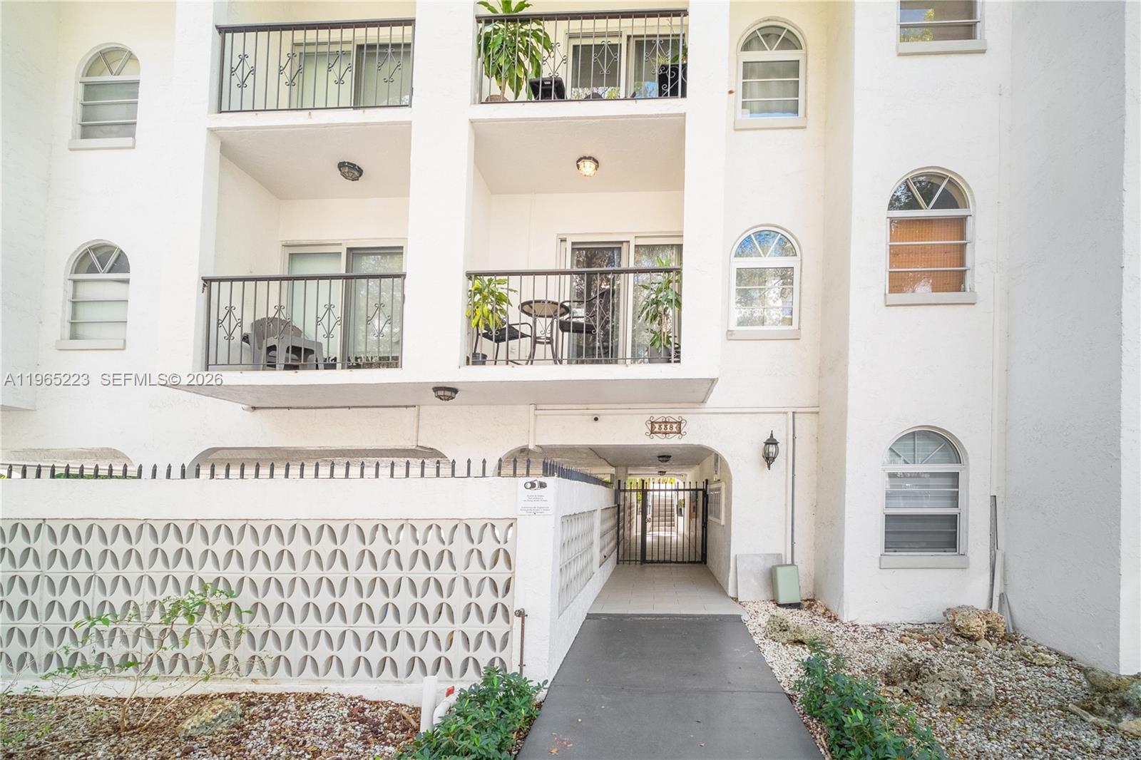 338 Majorca Ave #205 Coral Gables, FL 33134