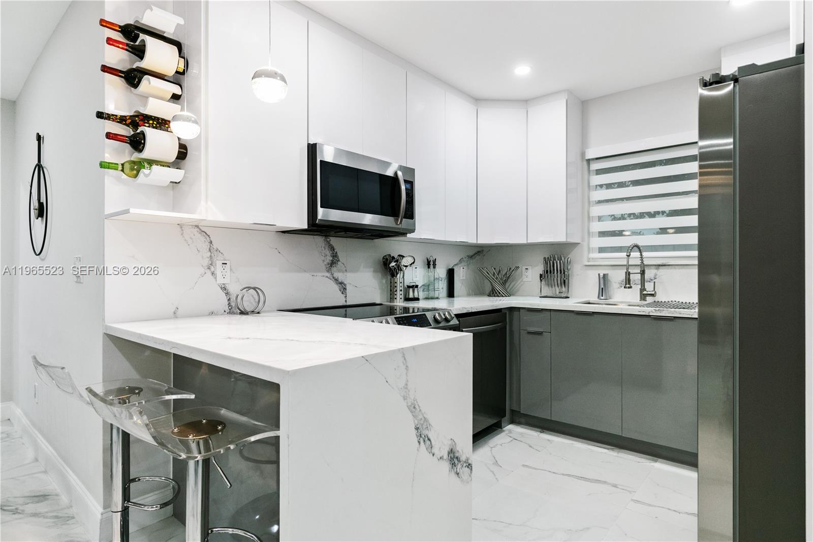 2376 NW 2nd St Miami, FL 33125