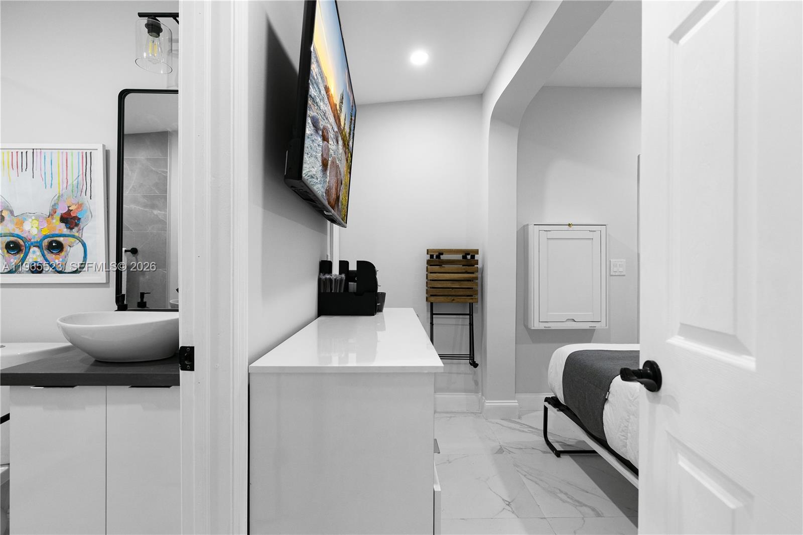 2376 NW 2nd St Miami, FL 33125