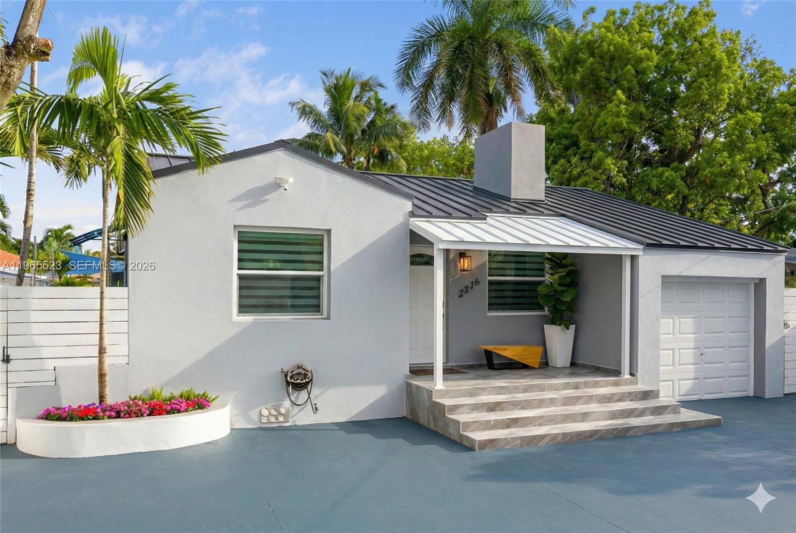 2376 NW 2nd St Miami, FL 33125