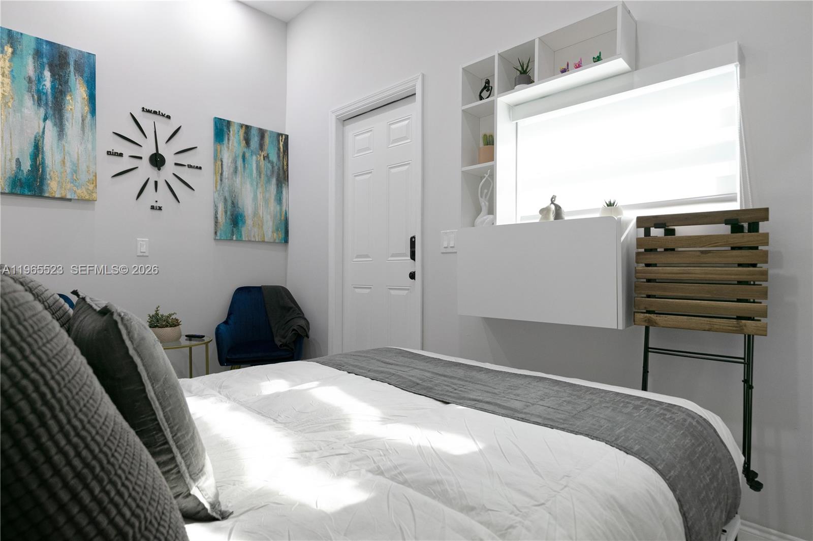 2376 NW 2nd St Miami, FL 33125