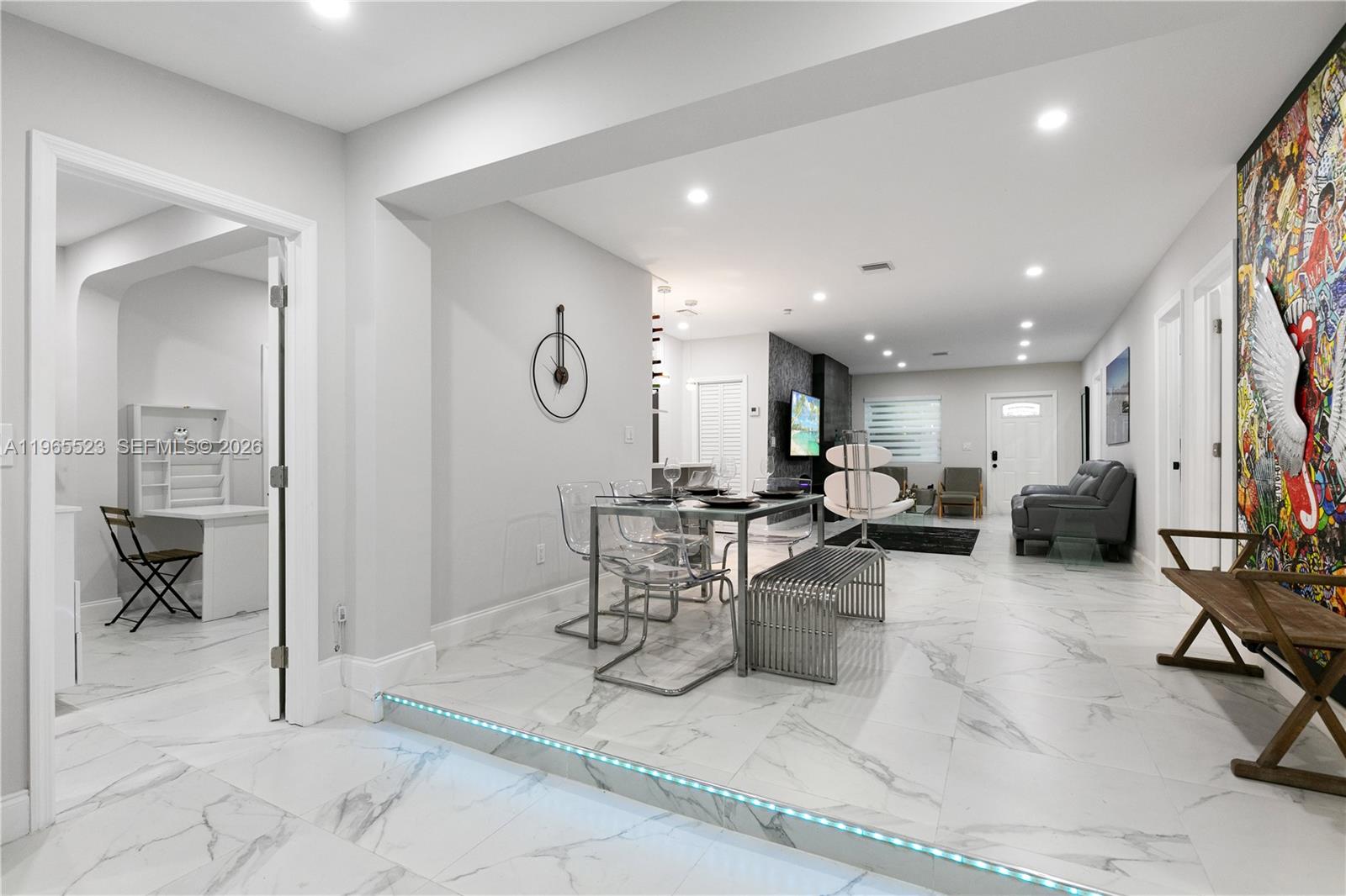 2376 NW 2nd St Miami, FL 33125