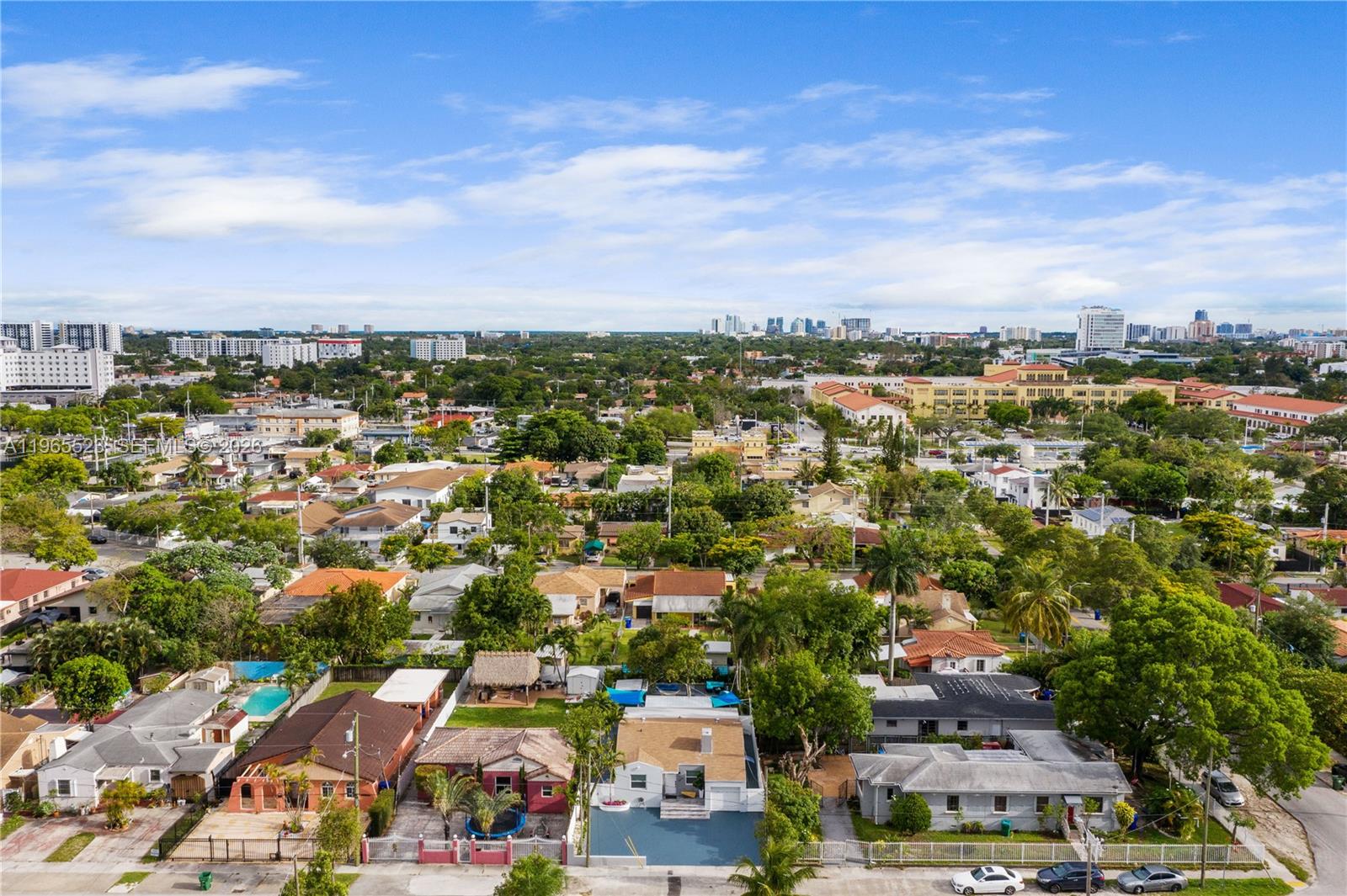 2376 NW 2nd St Miami, FL 33125