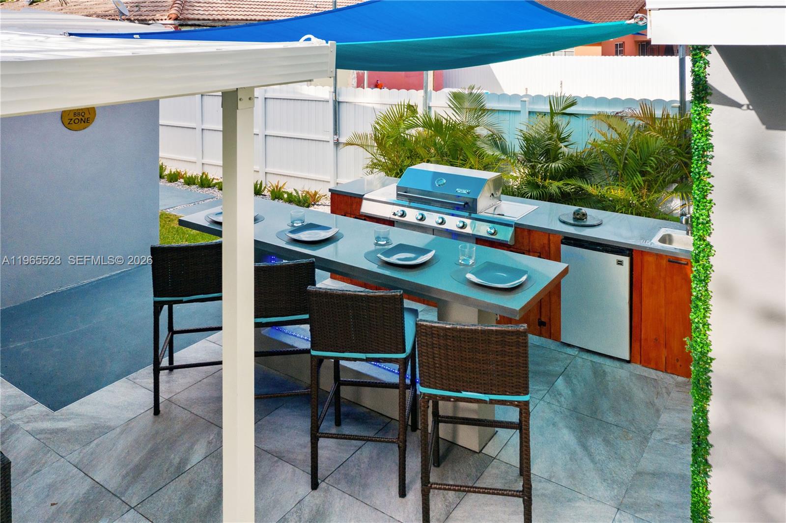 2376 NW 2nd St Miami, FL 33125