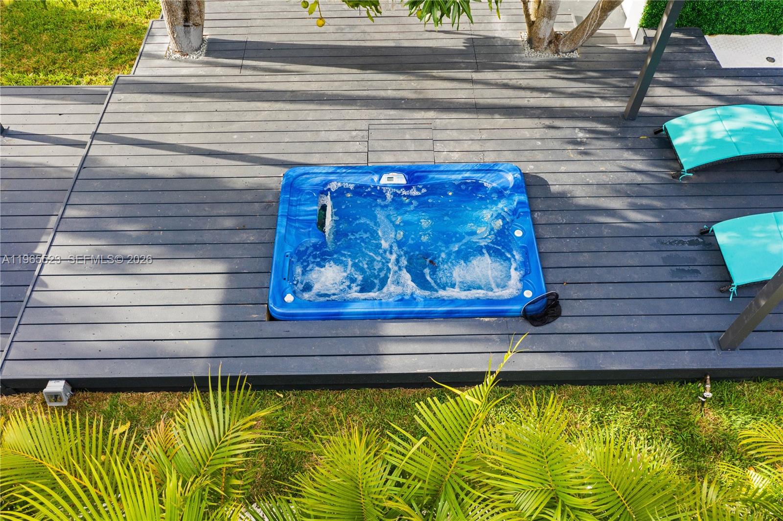 2376 NW 2nd St Miami, FL 33125