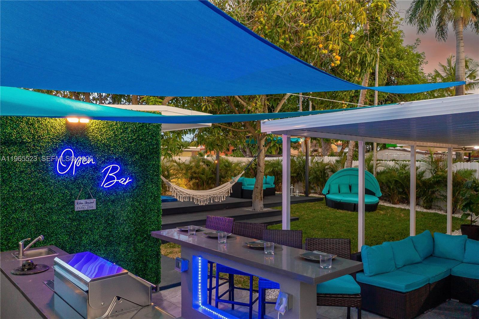 2376 NW 2nd St Miami, FL 33125