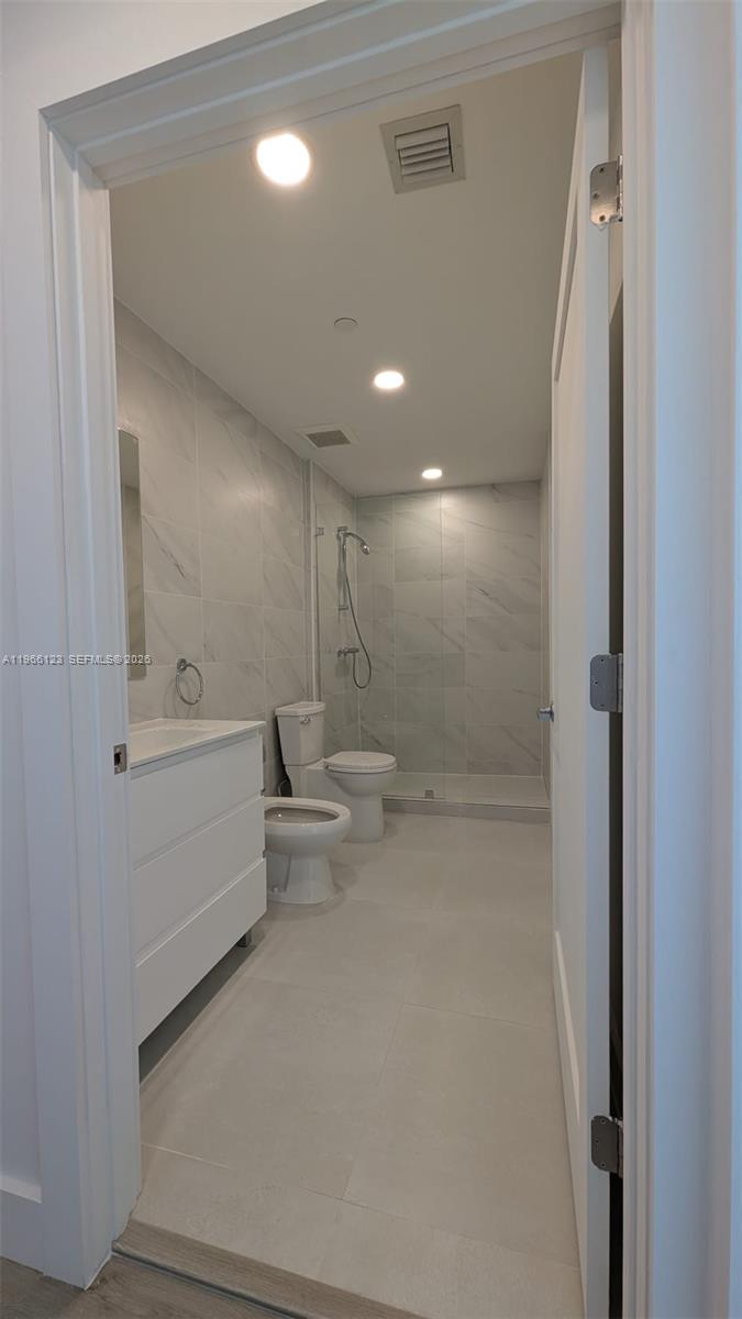 2650 W 8th Ave Hialeah, FL 33010