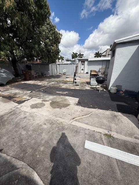 2650 W 8th Ave Hialeah, FL 33010