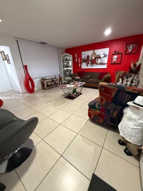 2650 W 8th Ave Hialeah, FL 33010