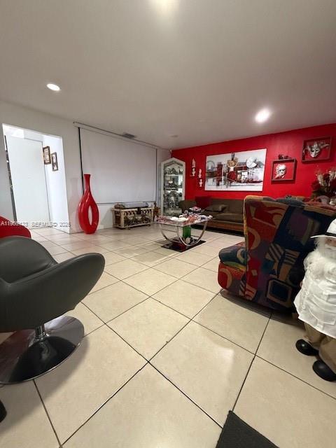 2650 W 8th Ave Hialeah, FL 33010