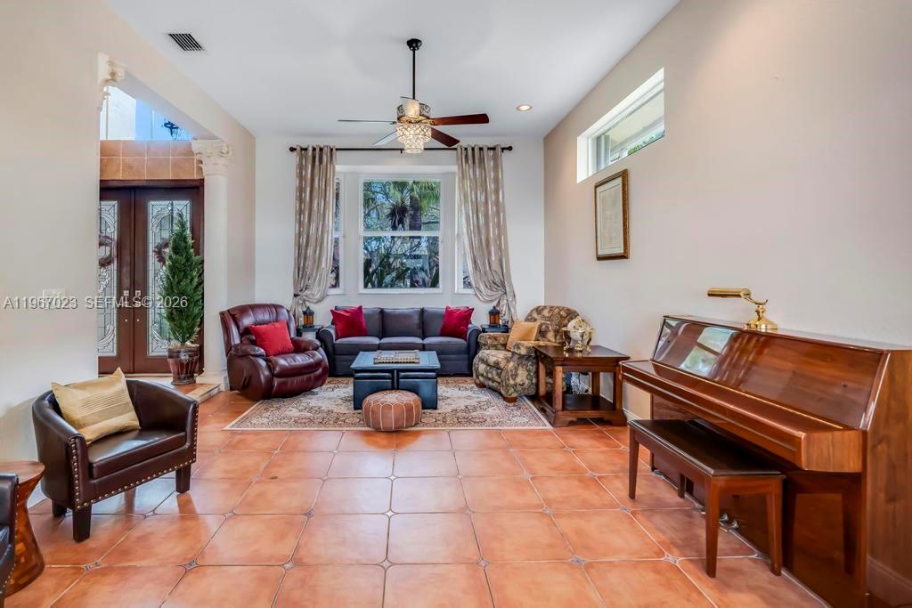 18122 NW 15th Ct Pembroke Pines, FL 33029