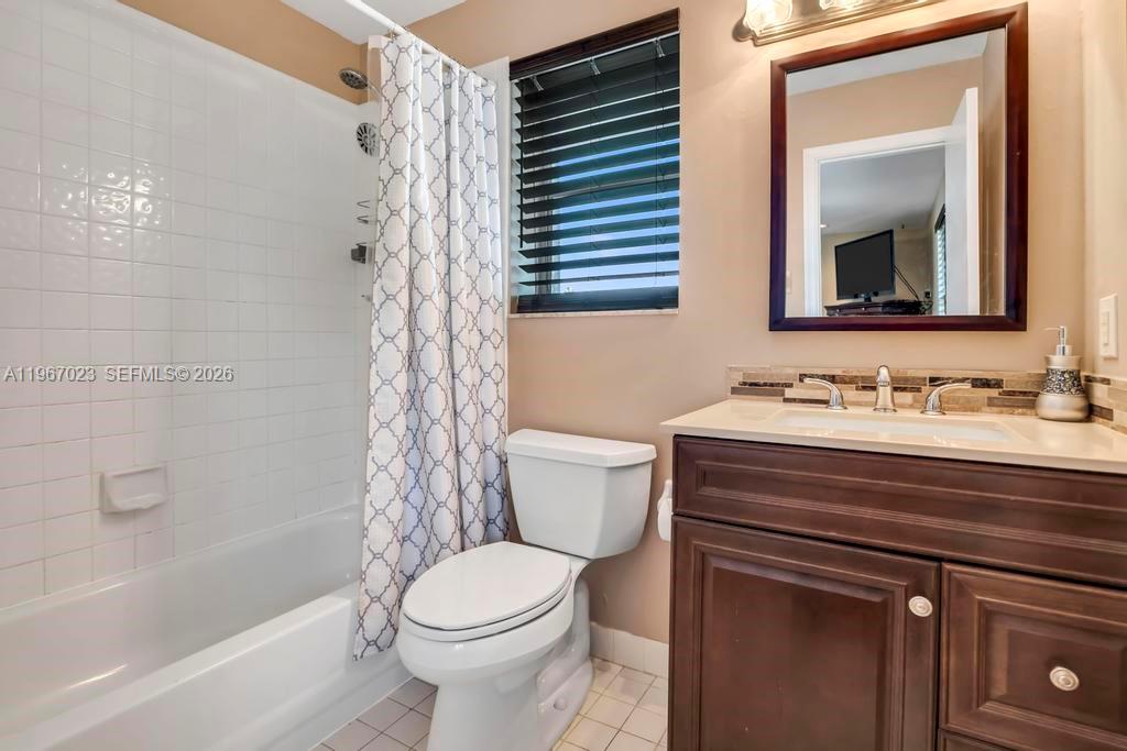 18122 NW 15th Ct Pembroke Pines, FL 33029