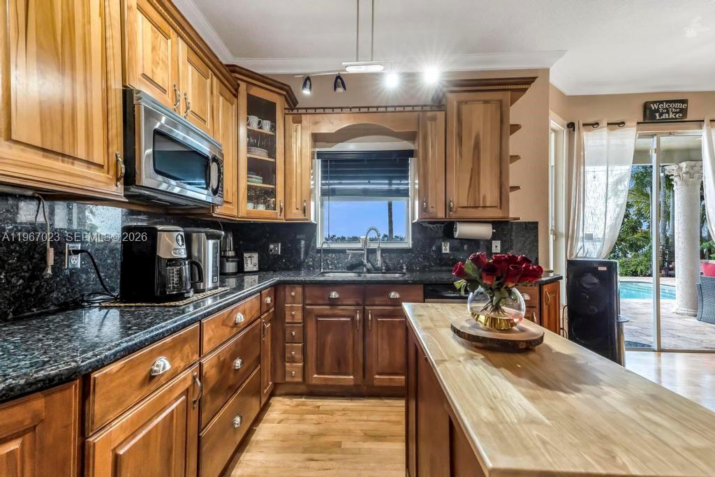 18122 NW 15th Ct Pembroke Pines, FL 33029