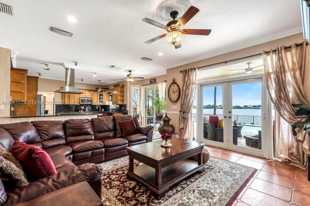 18122 NW 15th Ct Pembroke Pines, FL 33029