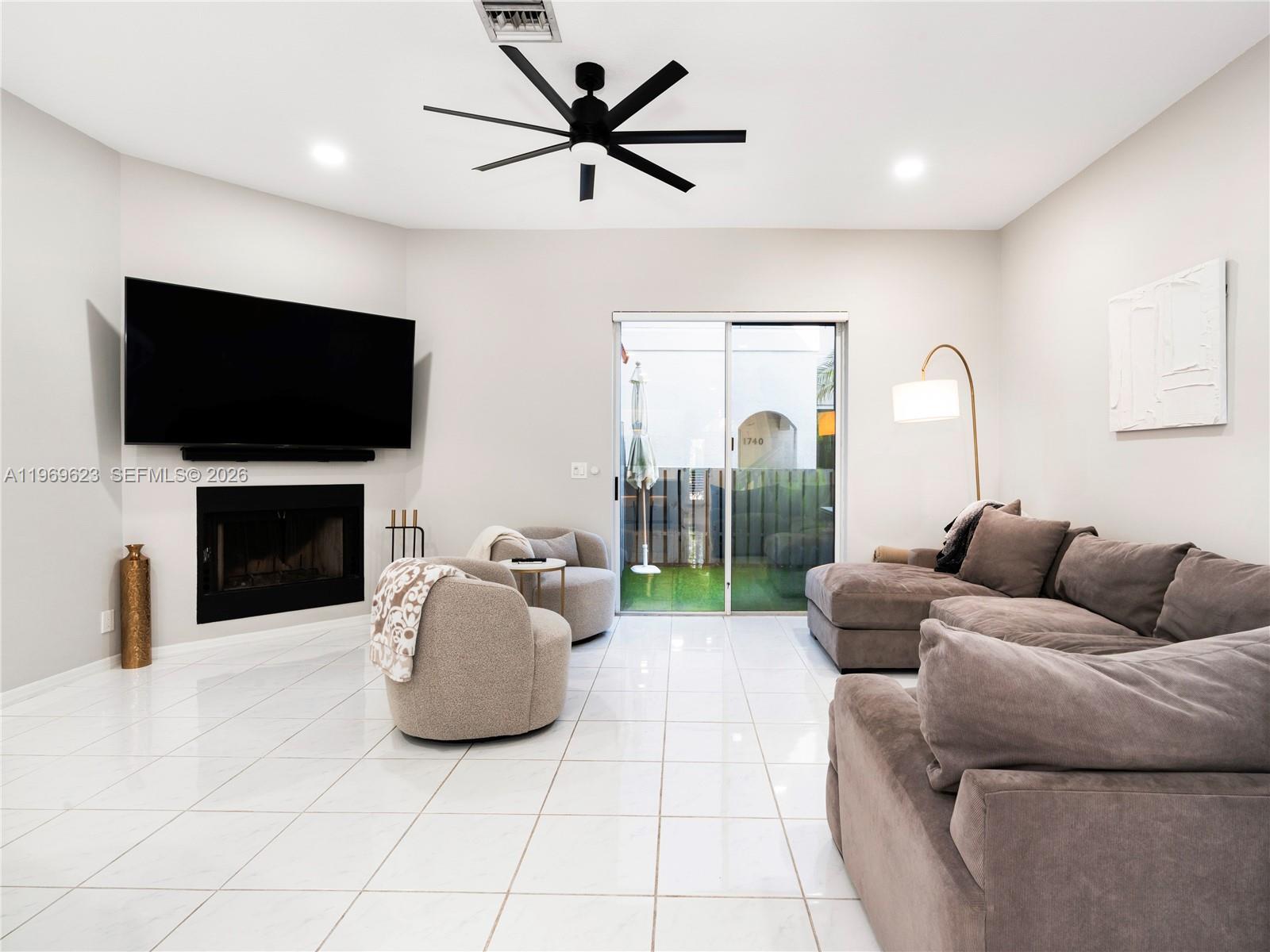 835 NE 17th Way Fort Lauderdale, FL 33304